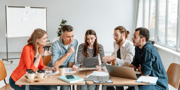 El auge de los espacios de coworking: ventajas y desafíos para empresas y emprendedores img mini